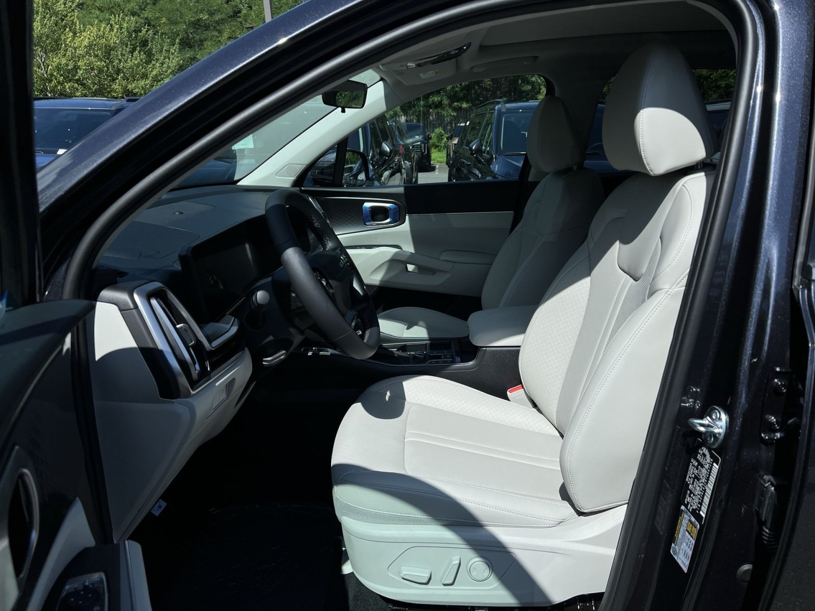 New 2026 Kia Sorento S w/ S Panoramic Sunroof Package FWD image 18