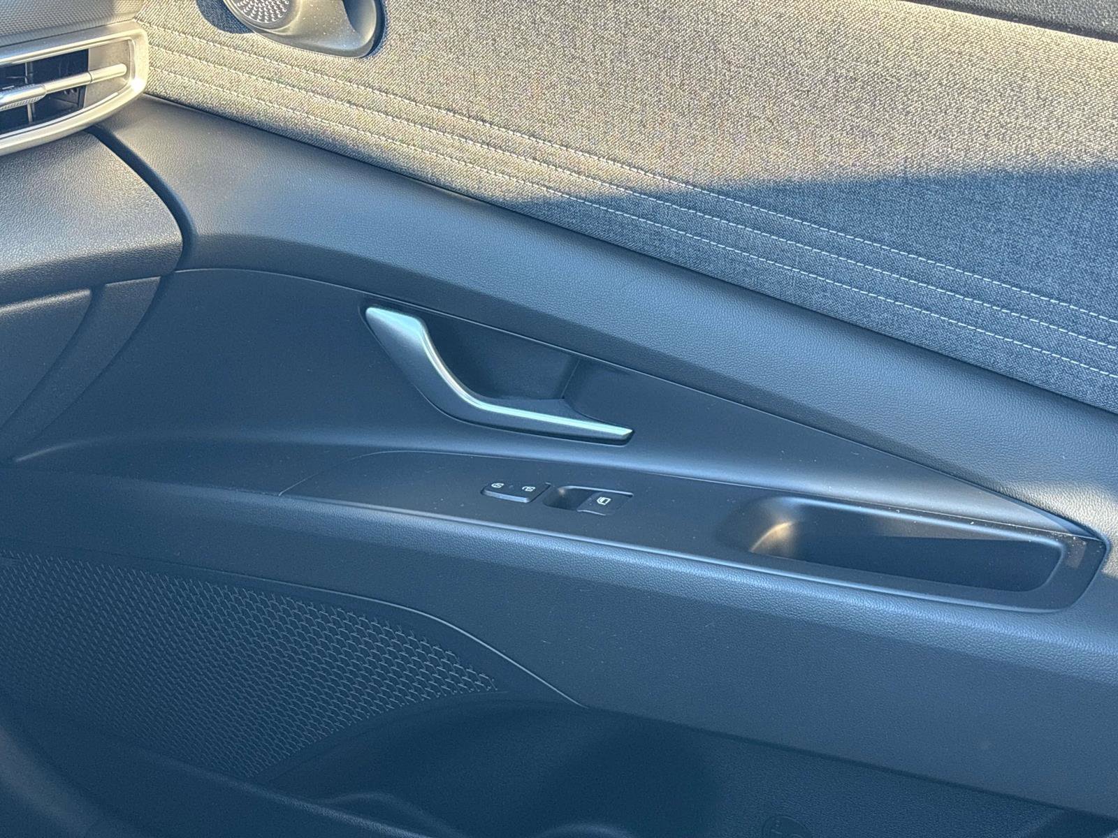 Certified 2023 Hyundai Elantra Limited w/ Cargo Package image 32