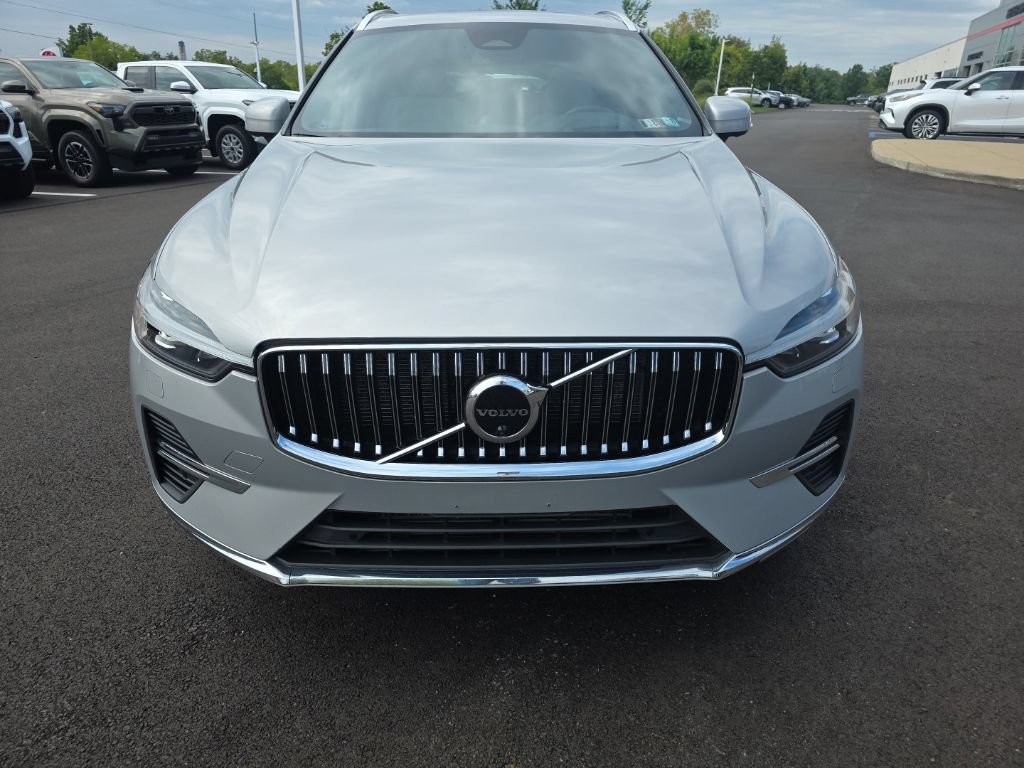 Used 2022 Volvo XC60 T8 Inscription w/ Advanced Package AWD/4WD image 2