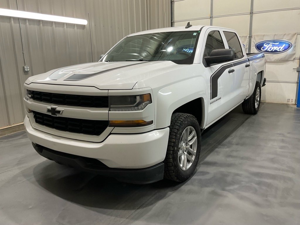 Used 2018 Chevrolet Silverado 1500 Custom w/ Custom Value Package image 3