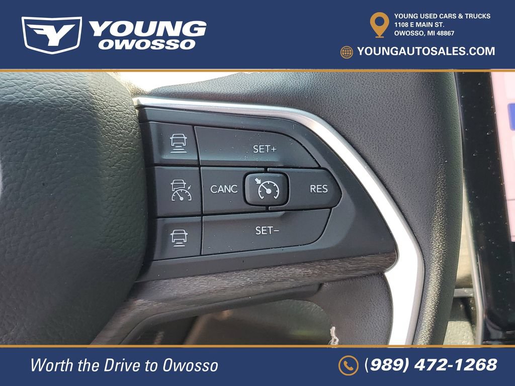 Used 2025 Jeep Grand Cherokee Limited w/ Trailer Tow Package AWD/4WD image 14