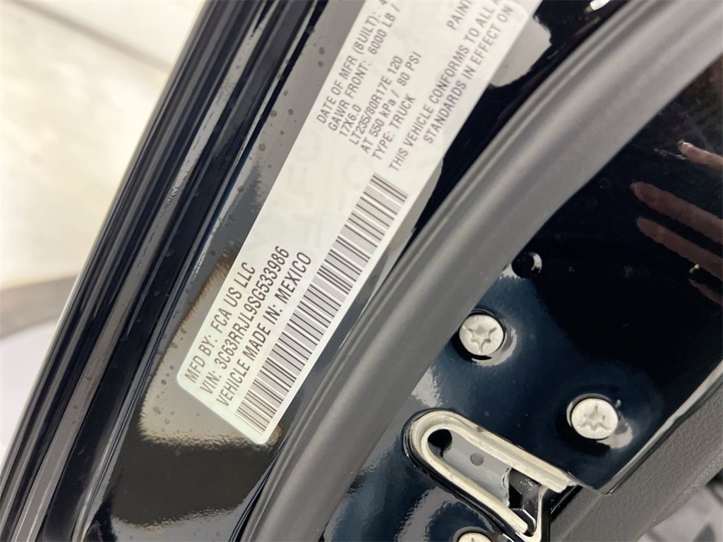 Used 2025 RAM 3500 Laramie image 27