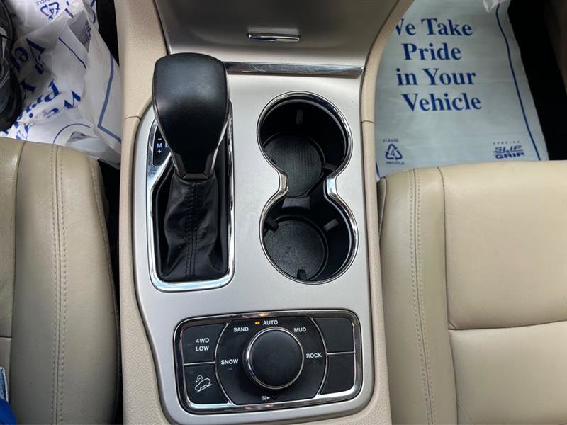 Used 2017 Jeep Grand Cherokee Limited image 13