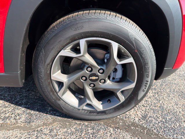 New 2026 Chevrolet Trax LT w/ Sunroof Package FWD image 19