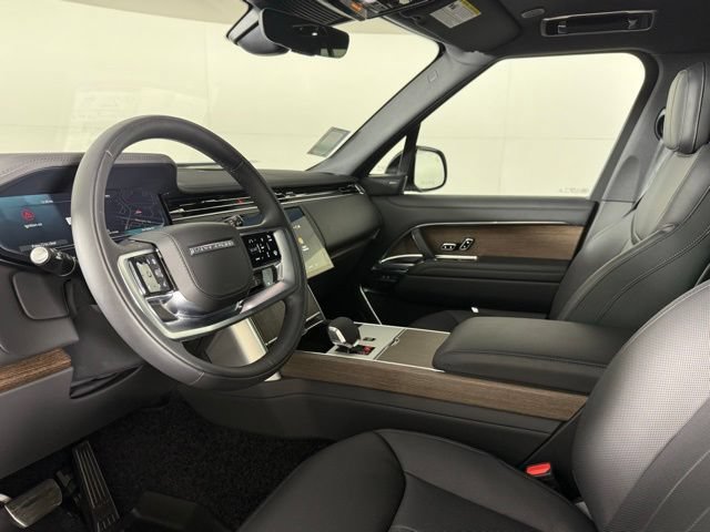 Used 2025 Land Rover Range Rover SE AWD/4WD image 15