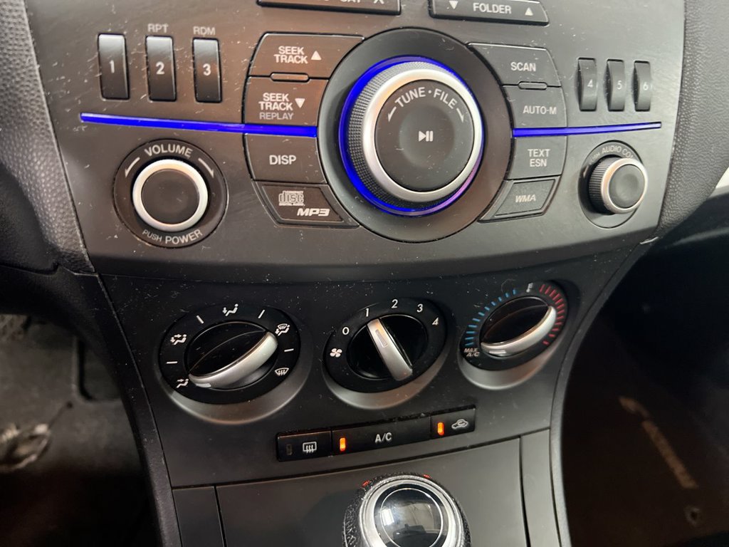 Used 2012 MAZDA MAZDA3 i Touring FWD image 15