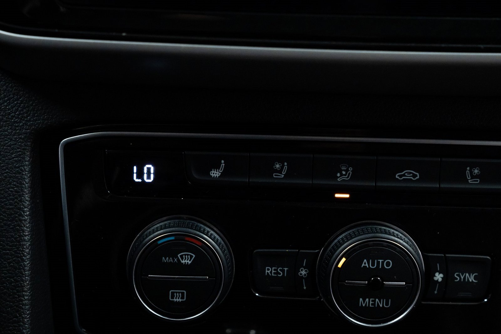 Used 2021 Volkswagen Atlas SEL Premium w/ Atlas Adventure Package image 14