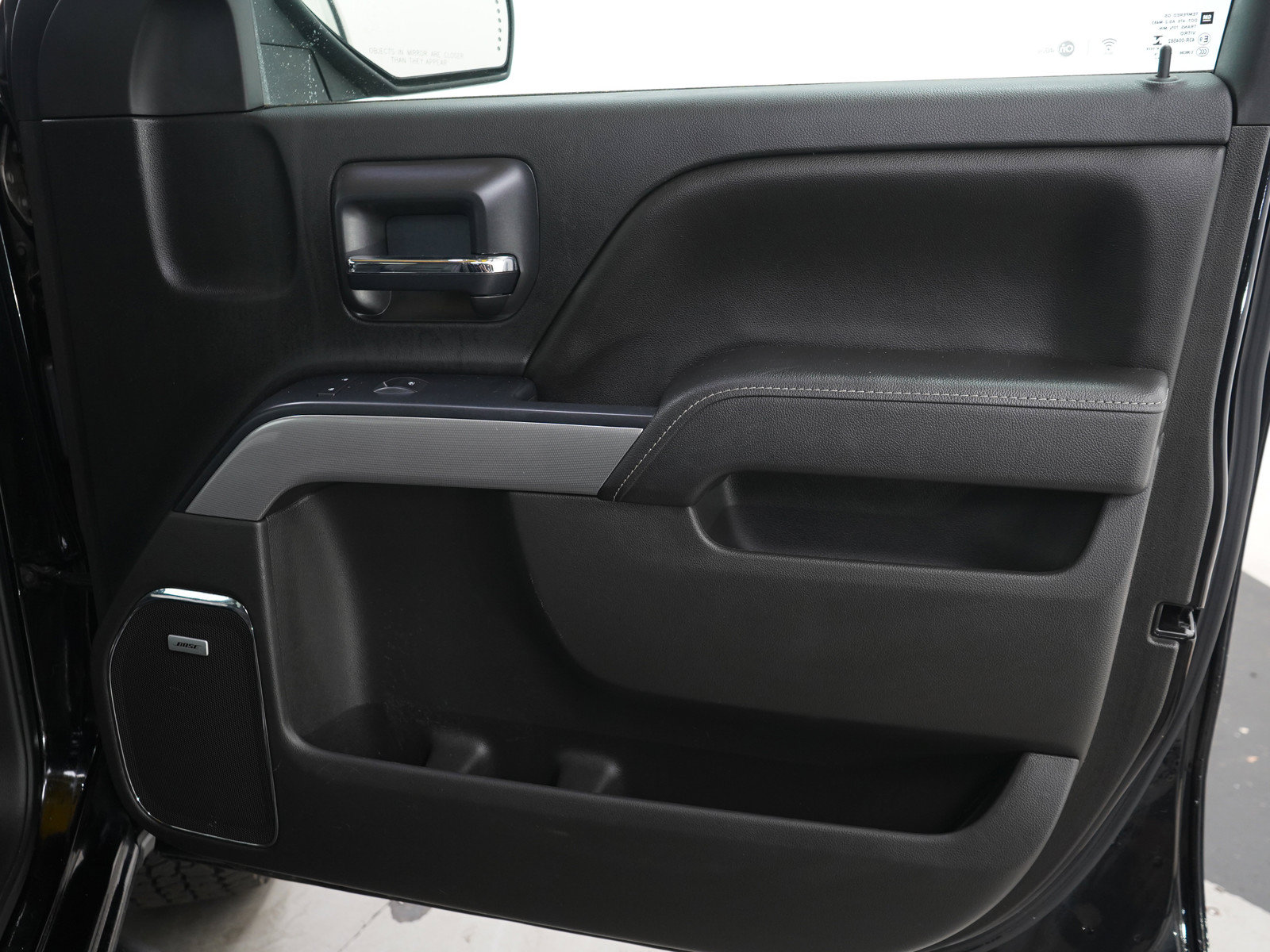 Used 2016 Chevrolet Silverado 1500 LTZ Z71 w/ LTZ Plus Package AWD/4WD image 12