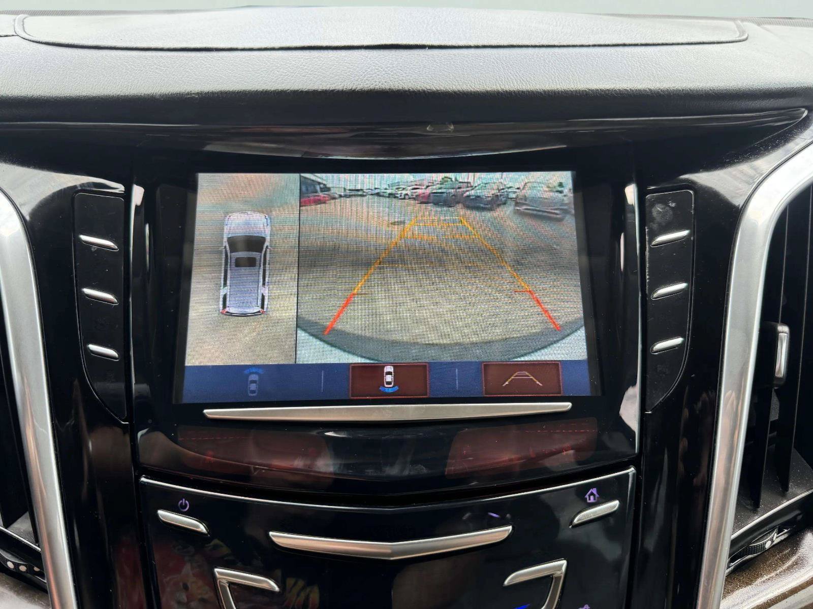 Used 2020 Cadillac Escalade Premium Luxury AWD/4WD image 32