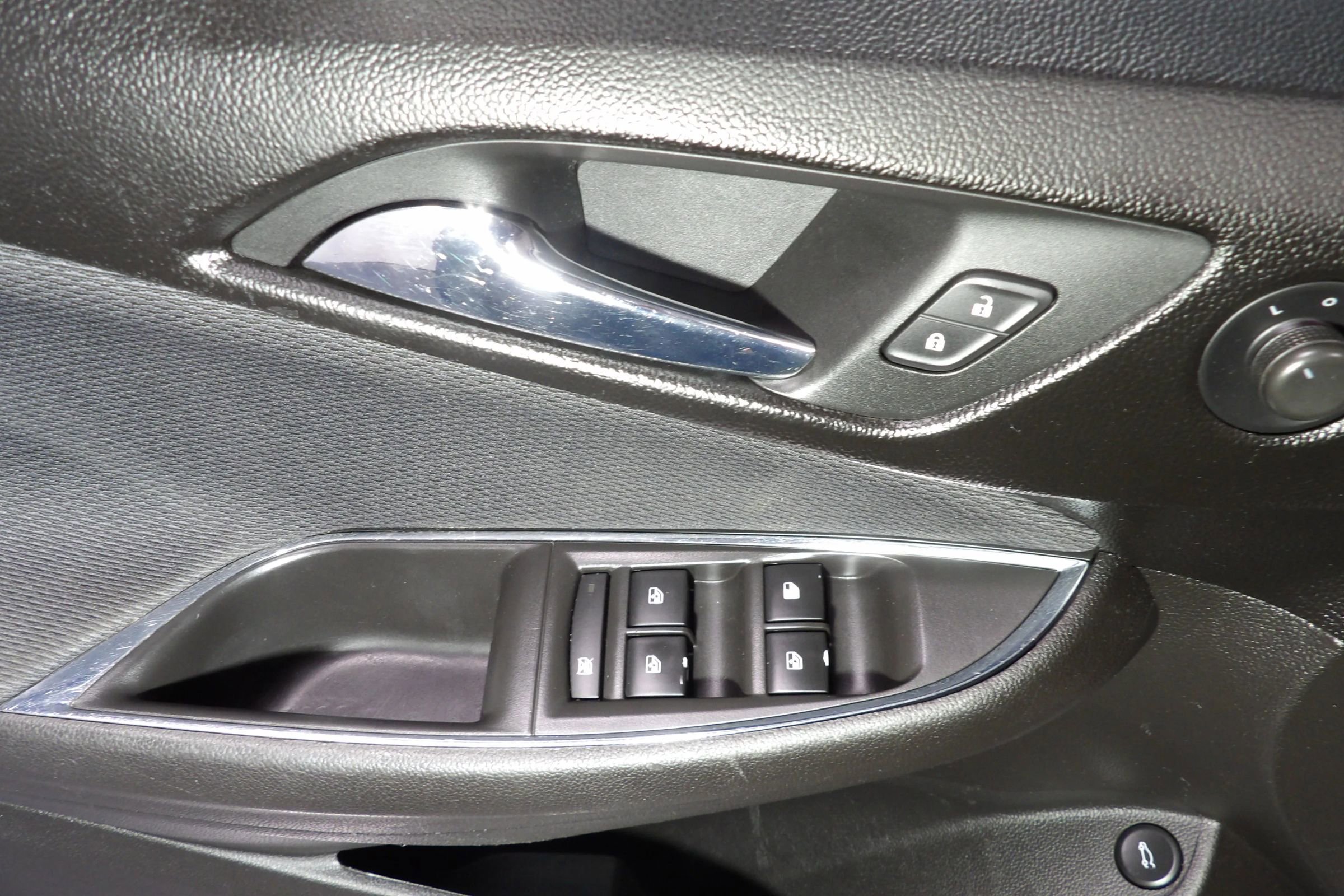 Used 2017 Chevrolet Cruze LS FWD image 8