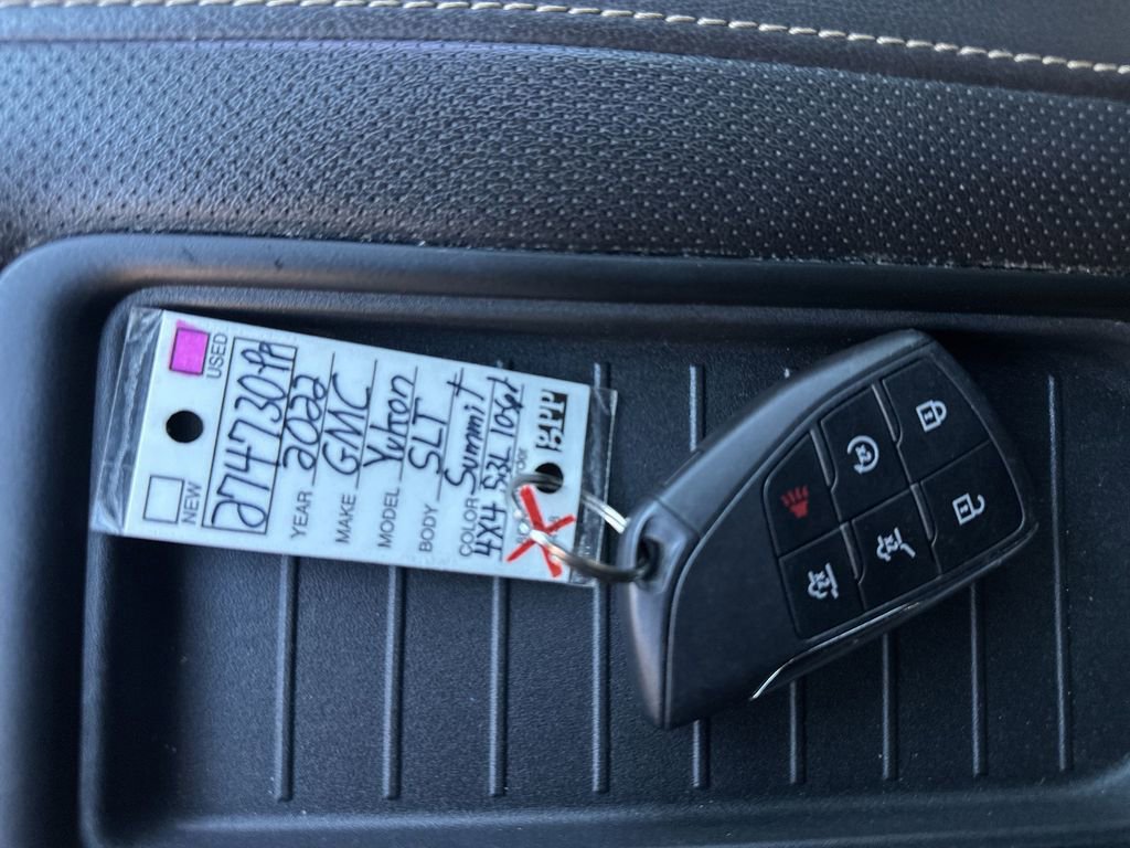 Used 2022 GMC Yukon SLT w/ SLT Premium Package image 22