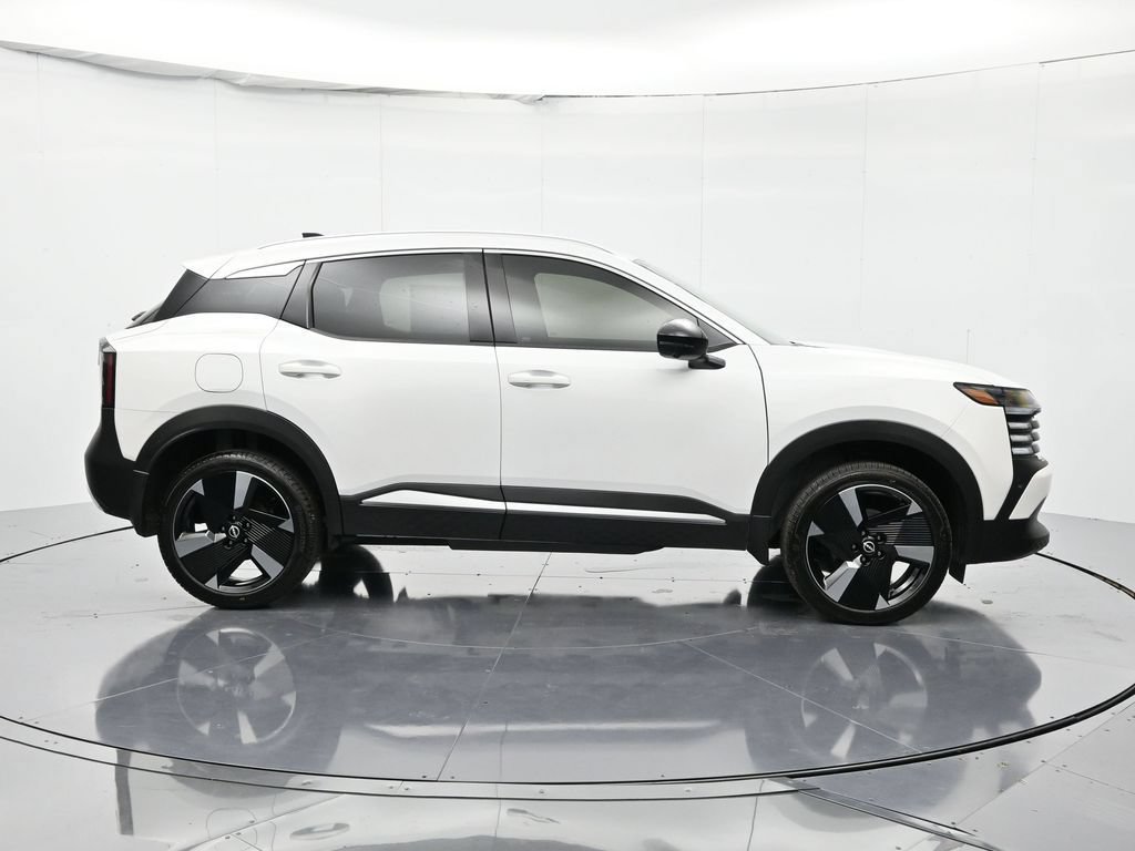 New 2026 Nissan Kicks SR FWD image 4