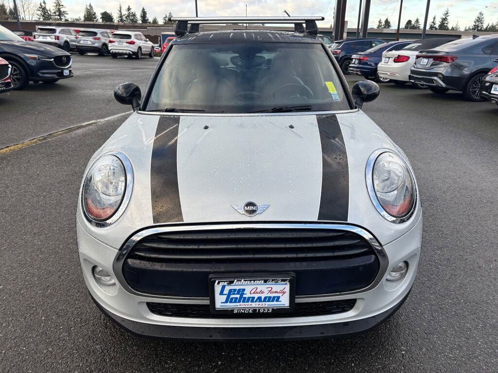 Used 2016 MINI Cooper 4-Door Hardtop video 2