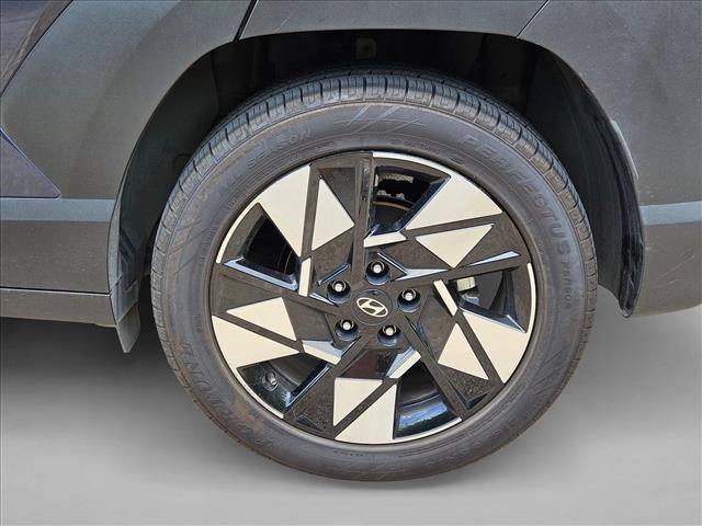 Used 2025 Hyundai Kona SEL FWD image 22