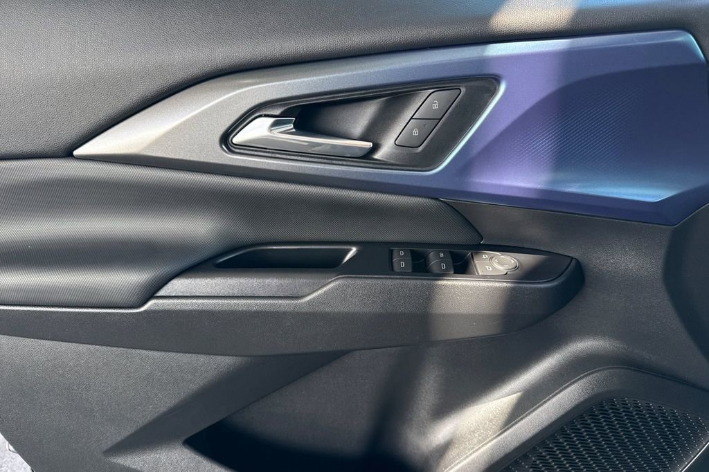 Used 2026 Chevrolet Equinox EV LT FWD image 17