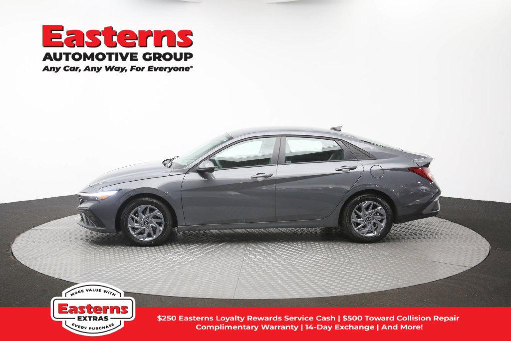Used 2025 Hyundai Elantra Hybrid FWD image 59