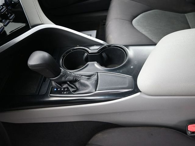 Used 2018 Toyota Camry LE image 12