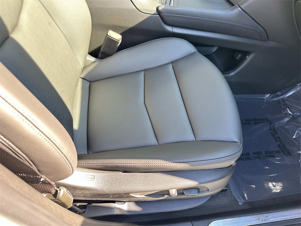 New 2025 Cadillac XT5 Luxury image 10