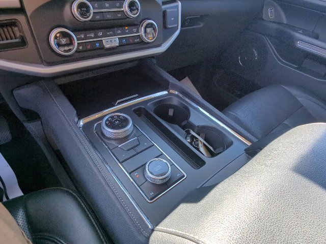 Used 2024 Ford Expedition XLT AWD/4WD image 19