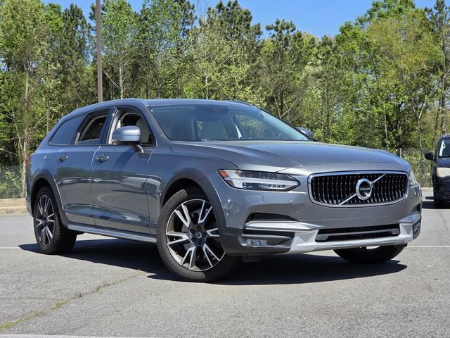Used 2017 Volvo V90 T6 Cross Country image 7