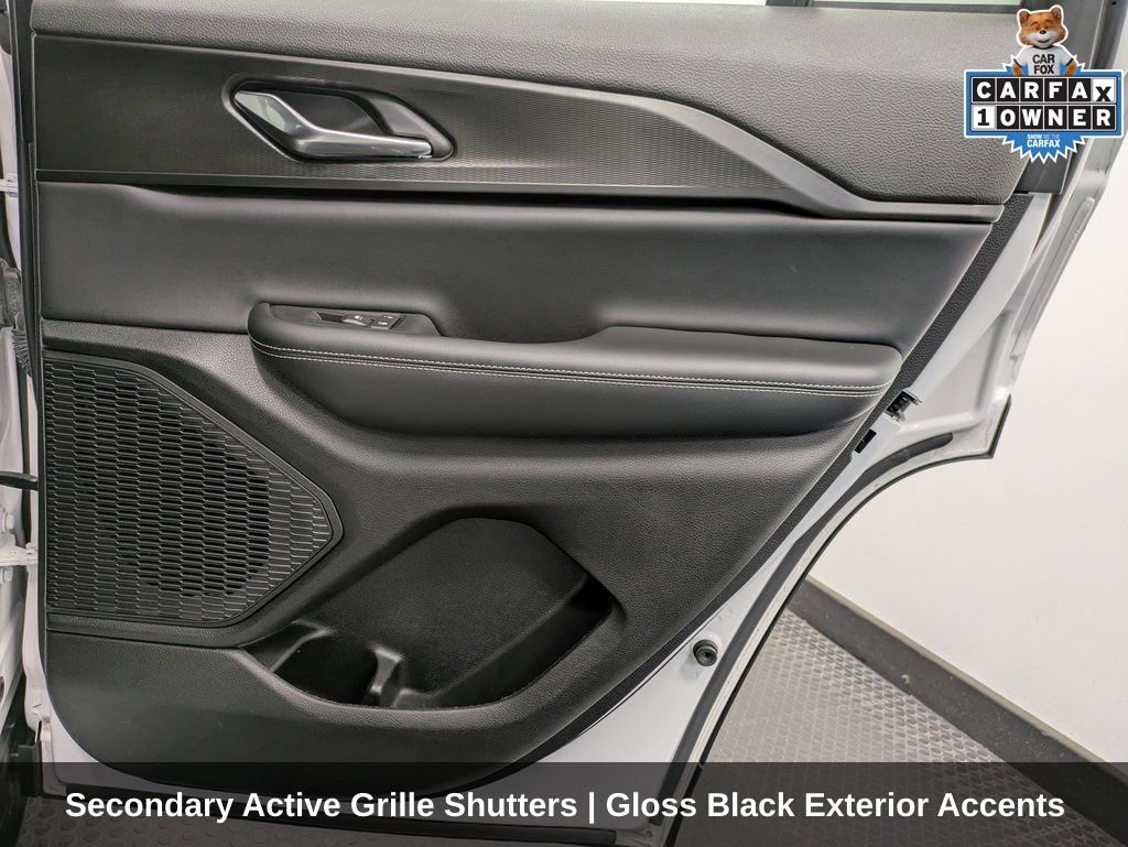 Used 2023 Jeep Grand Cherokee Altitude image 32