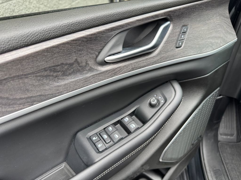 Used 2023 Jeep Grand Cherokee 4WD 4xe image 14