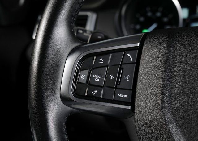 Used 2017 Land Rover Discovery Sport HSE image 17