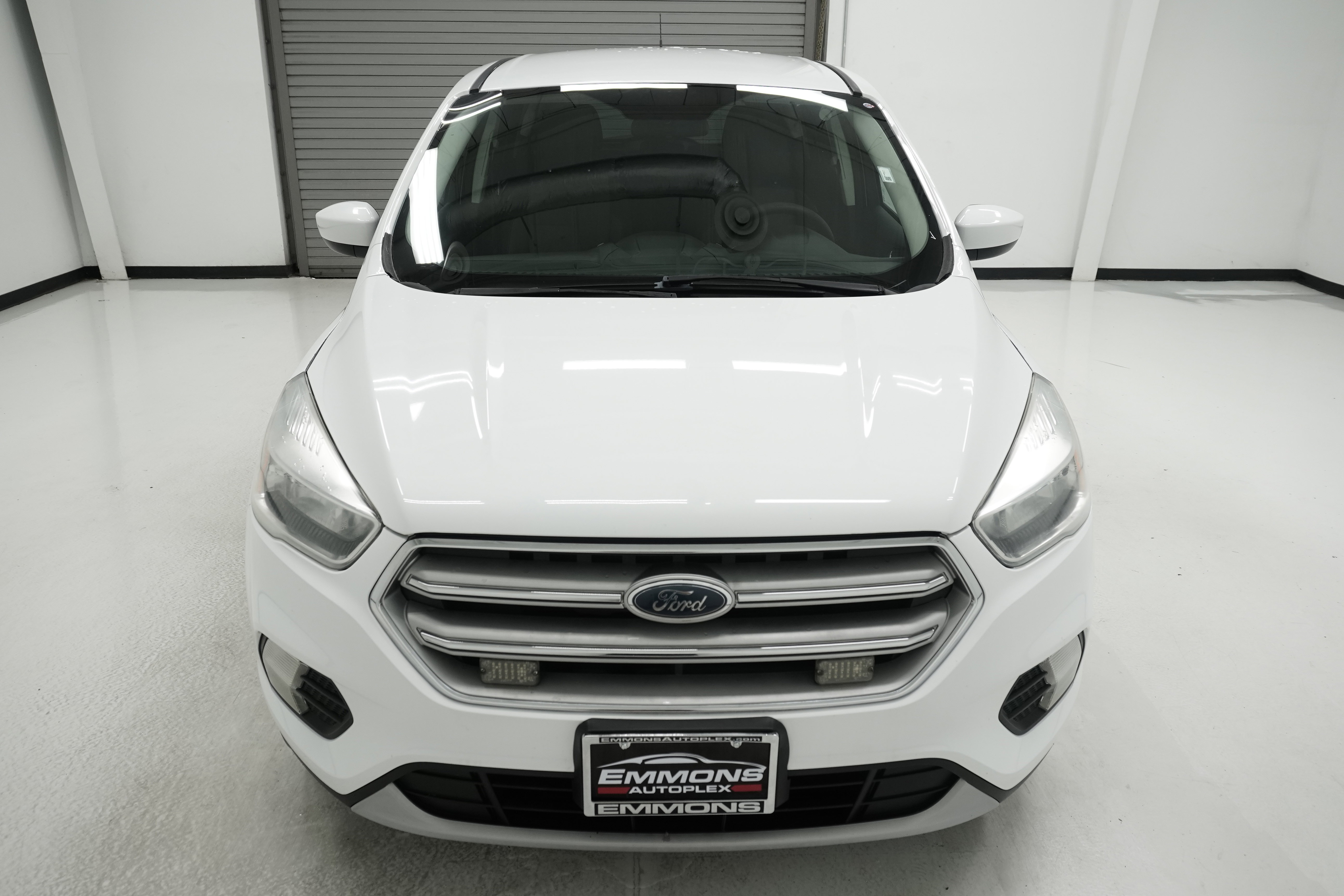 Used 2017 Ford Escape SE FWD image 2