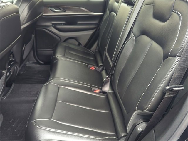 Used 2024 Jeep Grand Cherokee Limited image 22