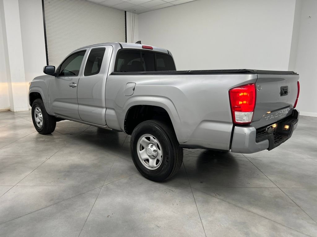 Used 2016 Toyota Tacoma SR image 5