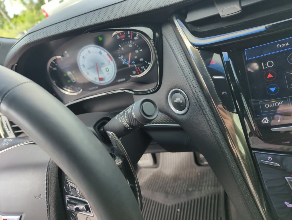 Used 2018 Cadillac CTS V w/ Luxury Package RWD image 24