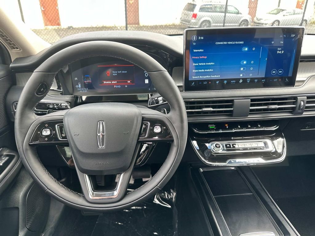 New 2025 Lincoln Corsair FWD w/ Equipment Group 101A image 23