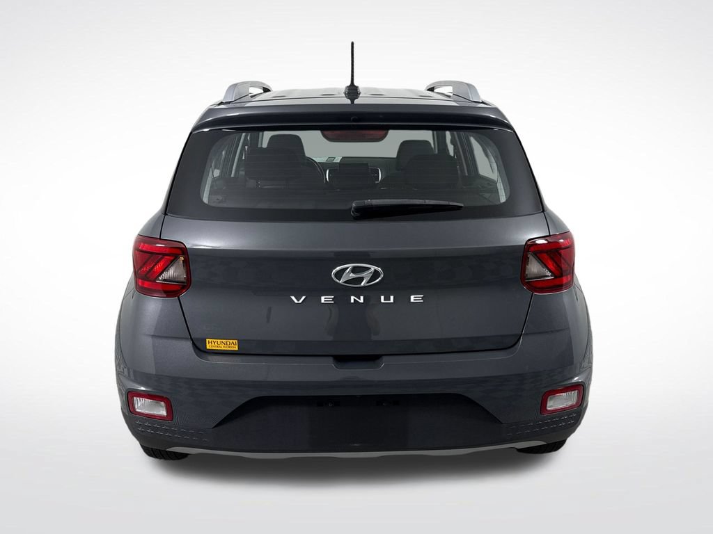 Used 2023 Hyundai Venue SEL FWD image 5