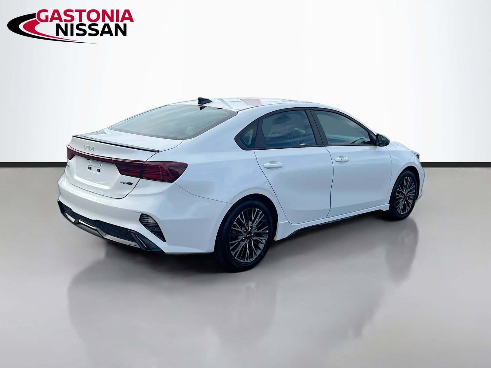 Used 2023 Kia Forte GT-Line w/ GT-Line Premium Package image 9