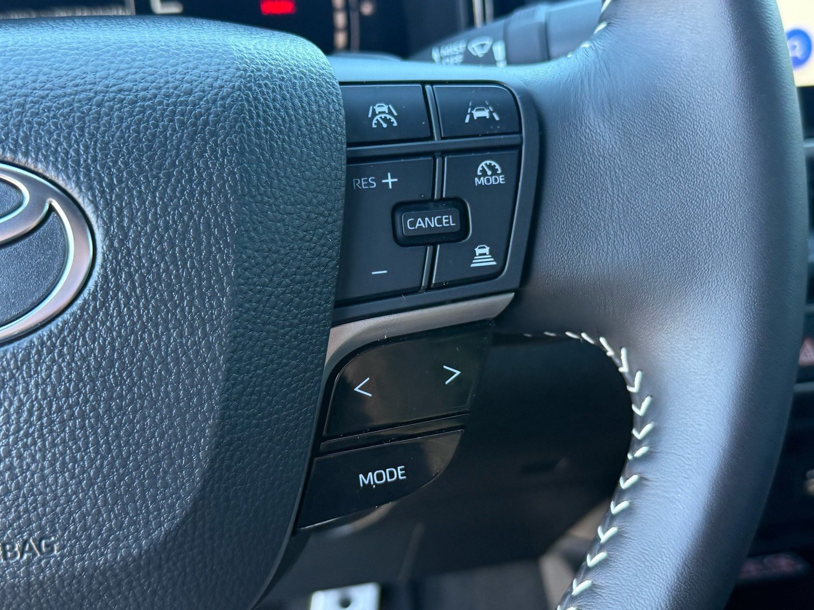 Used 2026 Toyota Camry SE w/ Multimedia Upgrade Package FWD image 17