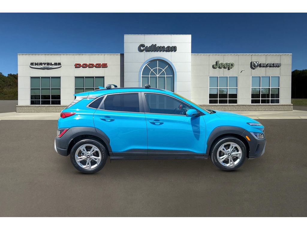 Used 2023 Hyundai Kona SEL FWD image 2