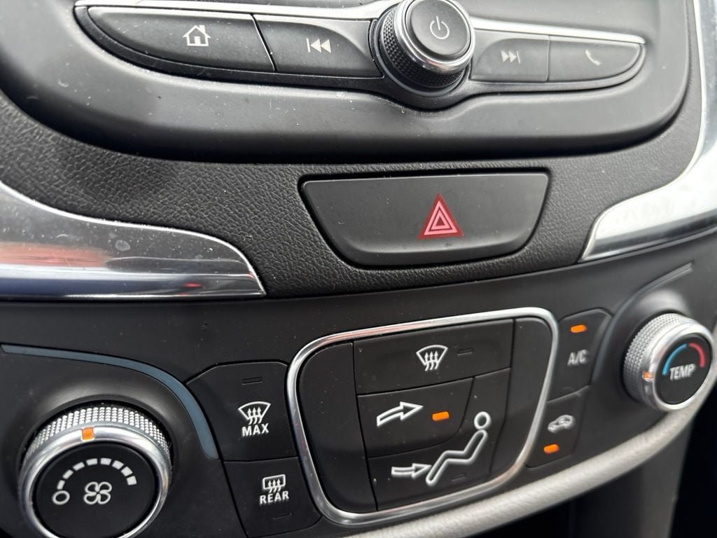 Used 2020 Chevrolet Equinox LS AWD/4WD image 14