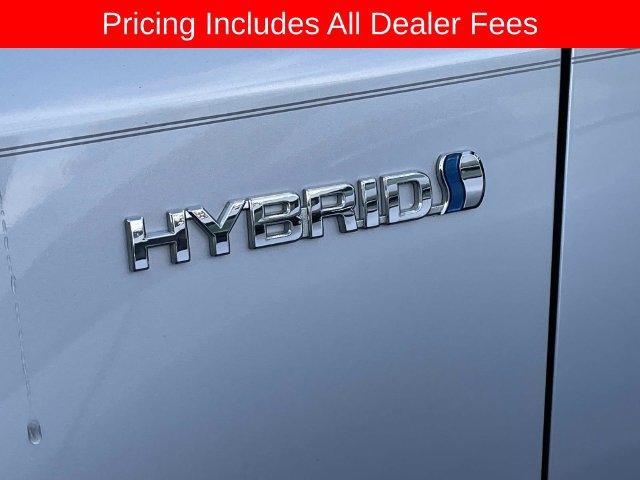 Used 2016 Toyota Prius V Three FWD image 3