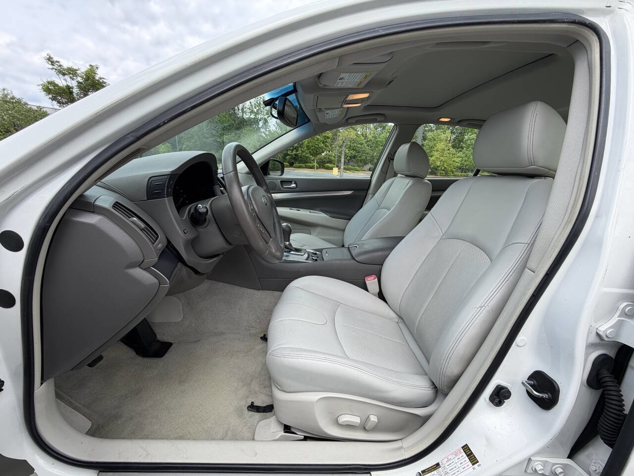 Used 2015 INFINITI Q40 AWD w/ Navigation Package image 9