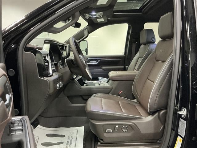 New 2026 GMC Sierra 3500 Denali w/ Denali Reserve Package AWD/4WD image 8