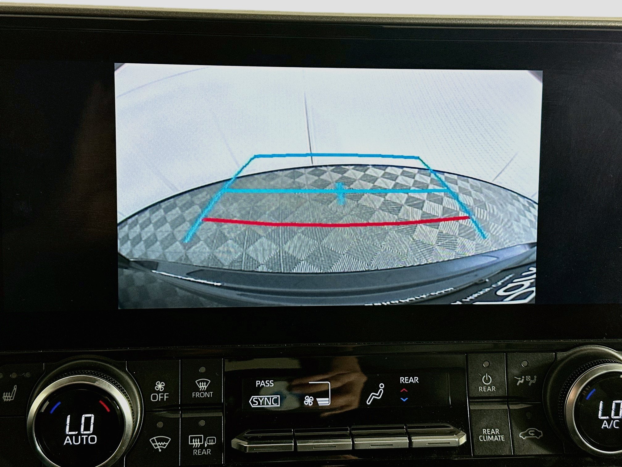 Used 2023 Toyota Highlander XLE FWD image 22
