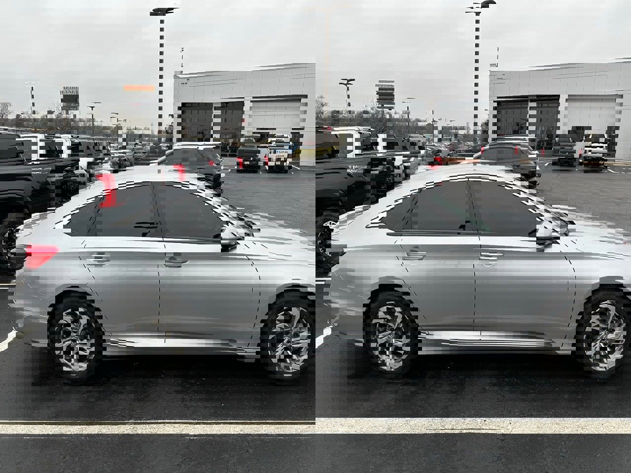 Used 2018 Honda Accord Sport image 5