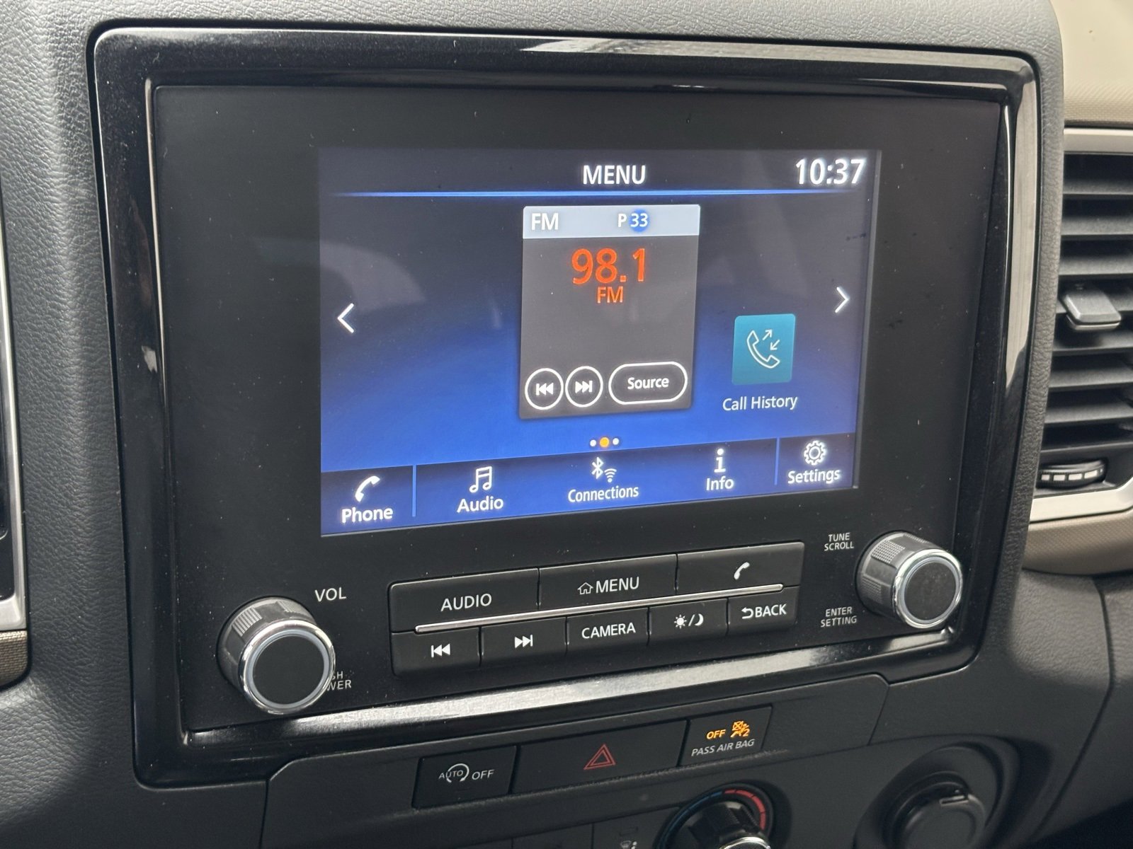 Used 2024 Nissan Frontier SV image 21