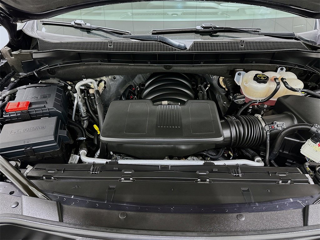 Used 2025 Chevrolet Tahoe LT image 32