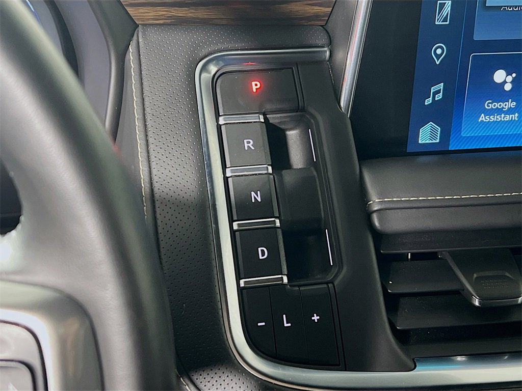 Used 2023 Chevrolet Suburban Premier image 19