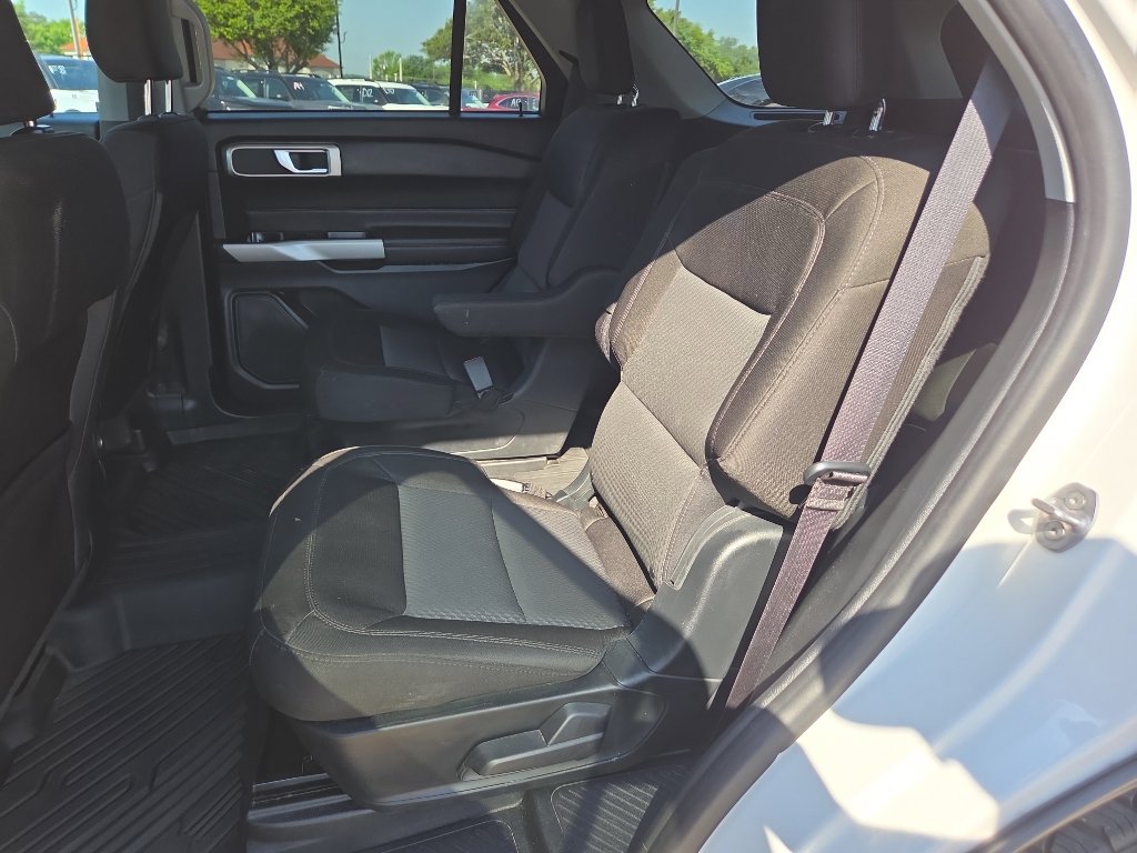 Used 2024 Ford Explorer XLT RWD image 25