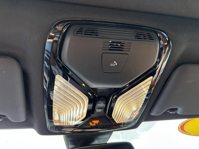 Used 2025 BMW 330i Sedan image 25