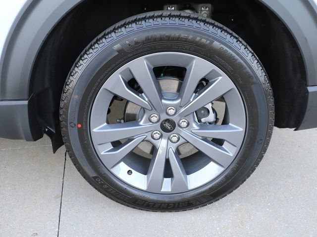 New 2026 Ford Explorer Active w/ Active Comfort Package AWD/4WD image 8