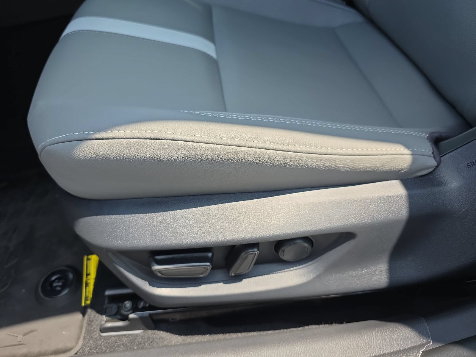Used 2026 Toyota Camry SE FWD image 27
