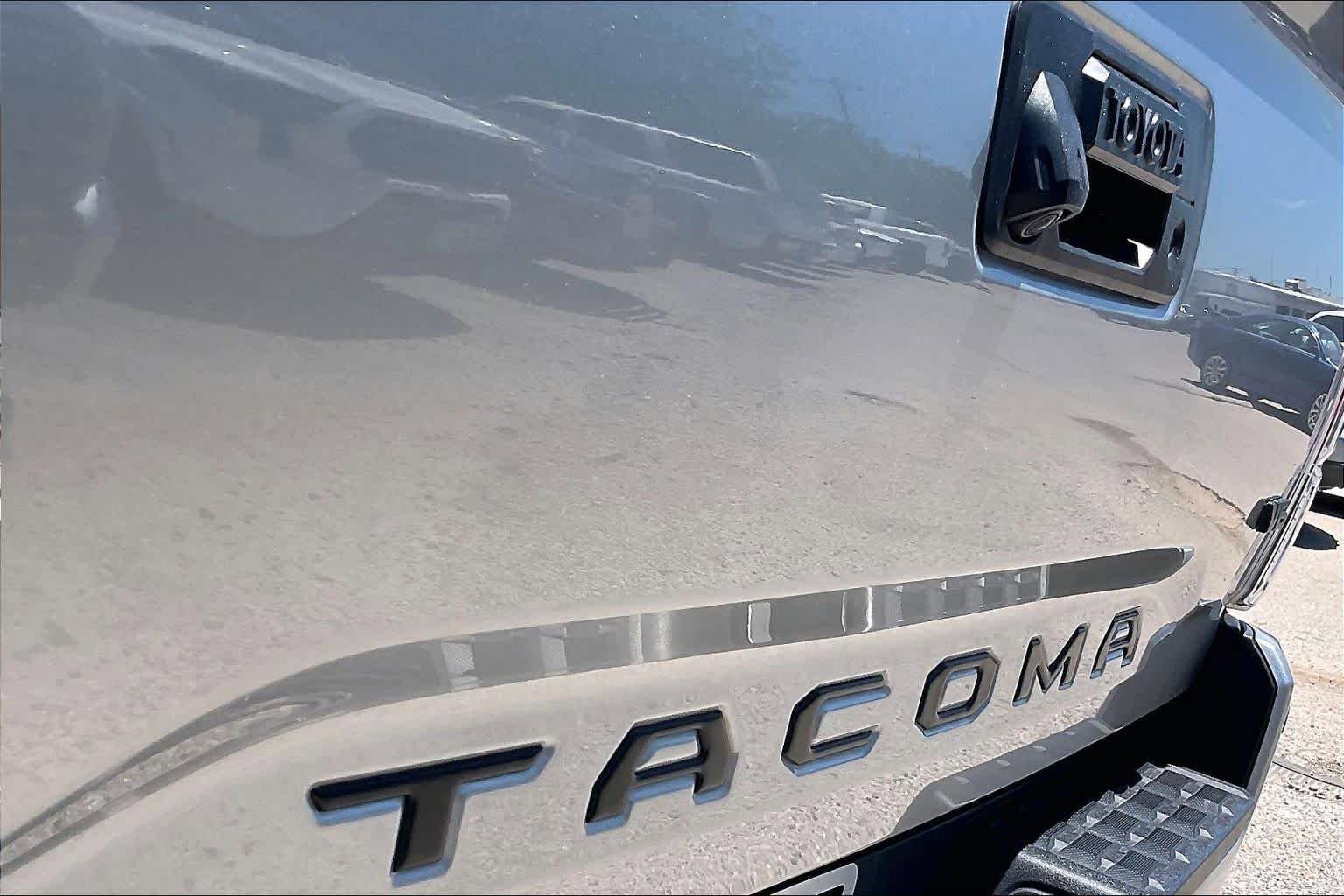 Used 2022 Toyota Tacoma TRD Sport w/ TRD Premium Sport Package RWD image 31